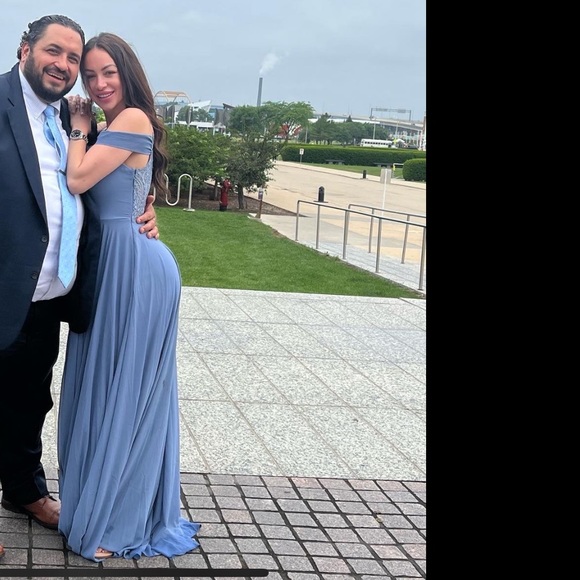 Beautiful blue off the shoulder gown - Picture 6 of 6